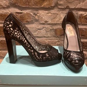 Valentino Laser Cut Leather Platform Peep Toe Heel Pumps Black sandals sz 36 6